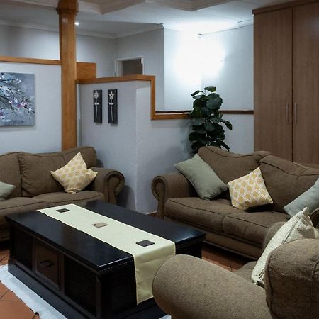 Park Living Guesthouse Bloemfontein Luaran gambar
